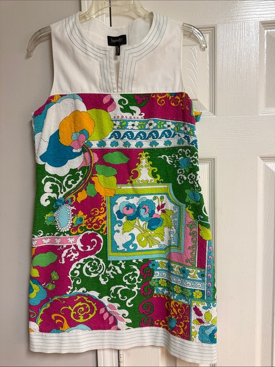 Laundry By Shelli Segal Dresses & Skirts - Vintage Laundry by Shelli Segal White & Multicolor Floral Print Shift Dress